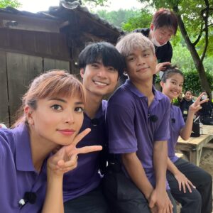 Glaiza de Castro Instagram - How it started vs. How it’s going! 🥹😆
Grabe kakapanood lang namin ng Running Man Philippines : The Making Of Season 2 @gmarunningmanph at sobrang na e excite na kaming mapanood niyo ang first episode sa May 11! Salamat sa lahat ng sumuporta sa amin sa Season 1 dahil sa inyo, kami’y nakabalik for Season 2 💙💛

Ano anong missions ang sa tingin niyo gagawin namin this time?