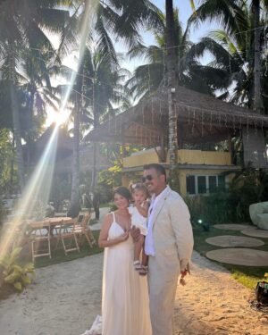 Glaiza de Castro Instagram - The lead up to the wedding went a bit like this… 🪩
#TrippyHomans #TheWomanIsNowAHoman