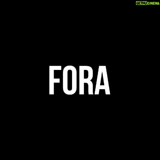 Glamour Garcia Instagram - Como você aprendeu a amar? Bruno vive um relacionamento tóxico com Felipe. Ele não percebe os abusos psicológico, emocional, físico e financeiro que sofre nessa relação. Sua psicóloga Angelina, sua amiga Sasha e sua irmã Vitória tentam alertá-lo, mas ele está completamente manipulado pelo namorado e o inesperado pode acontecer. Link gratuito para clicar na BIO. Ou aqui: https://youtu.be/QN5EjNIfIIo?si=bv-_NR7wUHVQhqz5 A versão completa, sem censura, 18, você encontra na descrição do vídeo, no mesmo link. Busque as legendas. Dirigido por Thiago Camacho @o_thiagocamacho Fátima Sudário @mf_sudario e Daniel Perseguim @danielperseguim Codiretor: Vinicius Psoa @souaudiovisual Produzido por Thiago Camacho e Fátima Sudário Cenografia e direção de arte: Fátima Sudario e Thiago Camacho Direção de fotografia e colorismo: Arto Cavalcanti @artocavalcanti Trilha sonora: Renato Navarro @_renatonavarro Som direto: Tarcilla Thais @tarcillathais e David Goldberg Roteiro original: Thiago Camacho e Fátima Sudário Make: Victor Reis @reisvictorreis Assistente de foto: Jacqueline Miranda @jaaqe.m Assistente de direção e de fotografia: Well Amorim @manoweell Elenco Thiago Camacho @o_thiagocamacho Douglas Garcia dougtoledogarcia Glamour Garcia @glamourgarcia Sasha Zimmer @sashazimmer Ingrid Taveira @indytaveira Pós Produção: Daniel Perseguim e Arto Cavalcanti Produção Executiva: Thiago Camacho e Fátima Sudário Os transtornos de personalidade do Cluster B são um ponto de atenção nas sociedades e centro de pesquisa científica no mundo todo. Desvios de personalidade característicos dos chamados psicopatas e/ou narcisistas afetam a vida de milhões de pessoas e muitas vezes deixam um rastro de destruição por onde se fazem presentes. Dessa forma, se for vítima de abusos, e/ou relacionamentos tóxicos busque rede de apoio, orientação profissional ou qualquer canal de comunicação em direção à sua independência, autonomia e bem-estar. É possível se sentir bem e viver melhor ao se proteger de más intenções. Para os transtornados há tratamento e modulação de seus comportamentos, caso haja interesse.