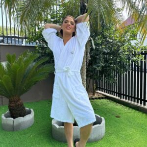 Glamour Garcia Instagram - AMORES, ESTOU BEM, EM MARÍLIA JÁ, GRAÇAS À NOSSA SENHORA ❤️🙏🏻❤️🙏🏻❤️
@drmartinsjr E @claudete_jochem PALAVRAS JAMAIS VÃO DESCREVER O AMOR QUE TENHO POR VOCÊS! OBRIGADA POR ME PERMITIREM SER FELIZ, COMPLETA, VIVA. AMO VOCÊS E AGRADEÇO EM NOME DE VOCÊS TODA EQUIPE @transgendercenterbrazil E TODA A ACOLHIDA QUE RECEBI EM MEU PÓS OPERATÓRIO.
OS 18 DIAS QUE FIQUEI EM BLUMENAU ALÉM DE INESQUECÍVEIS, FORMARAM MEU CARÁTER E PERSONALIDADE.
MEGA MEGA MEGA OBRIGADA ❤️🙏🏻❤️🙏🏻❤️