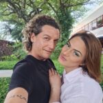Glamour Garcia Instagram - COM O MAIOR AMOR DO MUNDO 🥳 Hoje fui modelo da minha amada @helio.vernaschi 🧡❤️ Tantos trabalhos juntas, tanta experiência e vivência… MEGA MASTER BLASTER ORGULHO❤️🧡 Ela arrasou hoje no @senac.marilia dando nome e sobrenome!!! TODA A TURMA MUITO LINDA AMEI ESTAR C VCS ❤️🙏🏼🌹