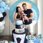 Glenda Loures Instagram – Nosso tema dos 2 meses foi Poderoso Tetteo, pq sim, ele é chefinho da nosso rotina, dias, e dos nossos corações 💙
•
E esse lookinho, gente? 😂😂