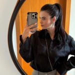 Glenda Loures Instagram - Meu look do dia em forma de trend e tenho uma nova saia favorita 🐭🩶
