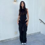 Glenda Loures Instagram - Olha só quem se adaptou com a cargo parachute, ou jogger, ou tectel, o nome que você quiser dar aí 😂✔️ A gente vai se virando pra entrar nas roupas e é isso