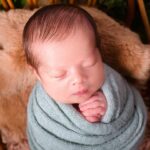 Glenda Loures Instagram – Segundou com ESSAS FOTOS SOCORRO COMO QUE EU FAÇO? Ainda bem que é meu filho essa belezura, pq posso apertar ele todo! Não dá gente, NÃO DÁ!
•
Registro impecável pelas mãos da @fotografia.ami @michelle_santosfotografia