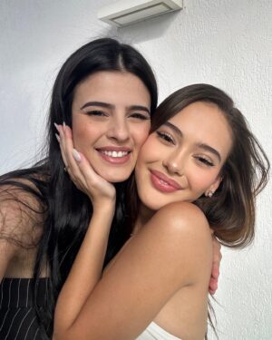 Glenda Loures Instagram - Seu dia! Que alegria você na minha vida, minha irmã. E que alegria de quem te tem por perto, pq olha, você vale ouro. Um coração como eu seu, são pra poucos. Que Deus te abençoe, que seus 20 anos sejam mágicos, e que você continue com sua bondade, alegria, seu jeito doce e sempre prestativo, seu coração maior do que o mundo, sua forma de sempre ver o lado bom das pessoas (coisa que me irrita de vez em quando). Ficaria aqui digitando eternamente pq suas qualidades me impressionam. Brinco com meus pais que eles precisam me passar a fórmula, pq criaram um ser humano incrivel 😂 
•
Aproveite seu dia e seu ano minha princesa 🤍 você merece