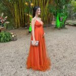 Glenda Loures Instagram – Vestido: @atelierninagabriela 
Penteado: @larissanooman 
Maquiagem: @carolstefh