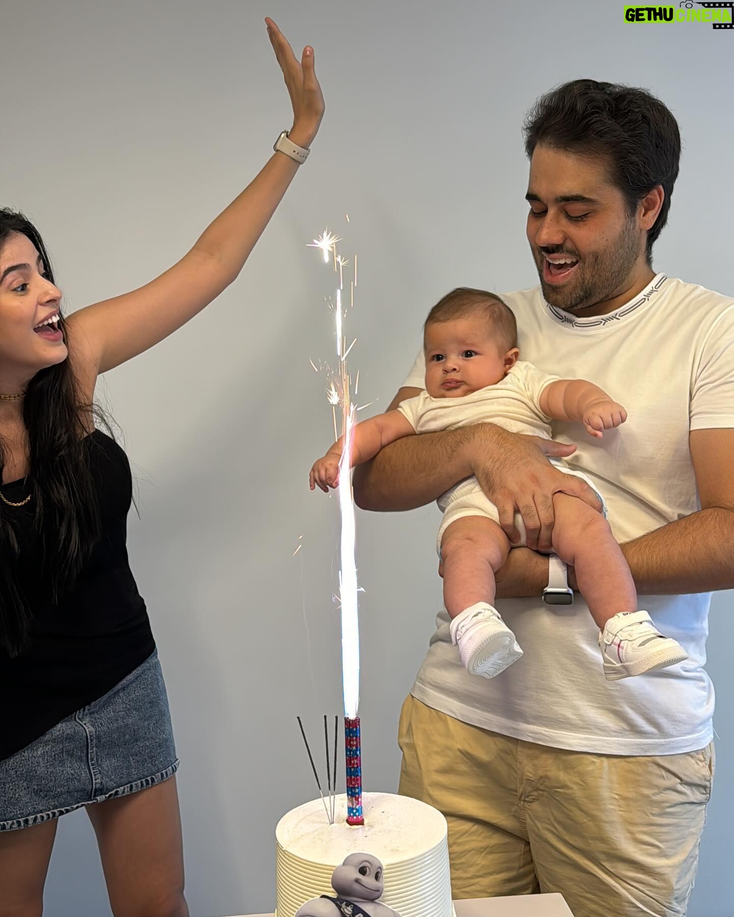 Glenda Loures Instagram - 4 meses do nosso godinho gostoso 🤍💙 Te amamos cada dia mais, filho !!
