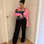 Glenda Loures Instagram – Tô atrasada na trend mas tá aí minha melhor versão: Barbie Mãe do Tetteo 😂💕💙