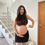 Glenda Loures Instagram - Registrando nossa entrada no oitavo mês com a famosa linha nigra nascendo!! Tamo quase família 🤰👶