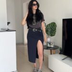 Glenda Loures Instagram - #OOTD Eu e minha tentativa de usar mais sandálias e menos tênis. Tá difícil, vou negar não, mas a gente vai encontrando looks pra elas. Aprovado?