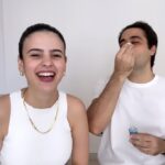 Glenda Loures Instagram - Comemorando 5 anos de casados fazendo o que eu amo, porque skincare sozinha é bom, mas em dupla é melhor ainda 💙 A linguagem é leve, fluída e pode ser divertida ou inspiradora, e com @neutrogenabr não poderia ser diferente! Eles estão com um desconto incrível de 35% em todos os produtos da linha Norwegian. Uso todos os dias, e a partir de hoje o Lucas vai usar também hahaha, bora cuidar da nossa pele 😉 #publicidade