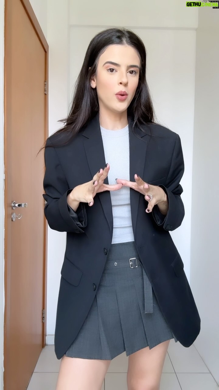 Glenda Loures Instagram - Mirei na sapatilha pra no final polemizar no acessório. Mas e vocês, usariam?