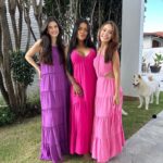 Glenda Loures Instagram - Sem combinar a gente fez isso, imagina combinando? 😂💜 Amo vocês • Pausa na Prada dando close e deixando a foto mais incrível ainda hahaha