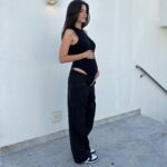 Glenda Loures Instagram - Olha só quem se adaptou com a cargo parachute, ou jogger, ou tectel, o nome que você quiser dar aí 😂✔️ A gente vai se virando pra entrar nas roupas e é isso