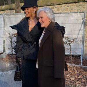 Glenn Close Instagram - Meeting this QUEEN made my YEAR! @badgalriri