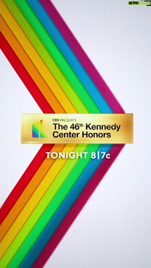Gloria Estefan Instagram - Tune in TONIGHT on @cbstv 8/7c @kennedycenter Honors! Join me as I host and celebrate these incredible honorees! @queenlatifah @officialbarrygibb @therealdionnew @reneeflemingmusic @thebillycrystal #kchonors