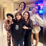 Gloria Estefan Instagram - 🎶Simply having a wonderful Christmastime🎶 Hope you are as well! 🎄❤️🎄❤️🎄❤️🎄❤️🎄❤️🎄 Pasándola lindo en familia y espero que ustedes también! 🎄❤️🎄❤️🎄❤️🎄