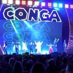 Gloria Estefan Instagram - I wish I could adequately describe how beautiful your love feels! Thank you for all the support and love for our show @onyourfeetbway and congratulations, once again, to that incredible cast, crew and musicians that worked so hard to entertain people all over! ❤️❤️❤️ and thank you to @hardrockholly for hosting us! ¡No tengo palabras para agradecer todo el cariño que ustedes me dan! ¡Gracias por el apoyo y todo el amor a nuestra obra y felicitaciones a ese increíble elenco, equipo y los músicos que trabajaron tan duro para entretenerlos! ❤️❤️❤️ y gracias a nuestro anfitrión @hardrockholly 👏👏🎶🎶