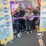 Gloria Estefan Instagram - Congratulations @939miami the new station at @iheartradio #RibbonCutting we are honored to be the Padrinos! 🎶❤️🎶❤️ Felicidades @939miami, la nueva estación de @iheartradio #RibbonCutting, ¡nos sentimos honrados de ser los Padrinos! 🎶❤️ Everybody tune in and listen to all of your favorites from the 80s and 90s! Tus favoritas de siempre! @humbertoelgato
