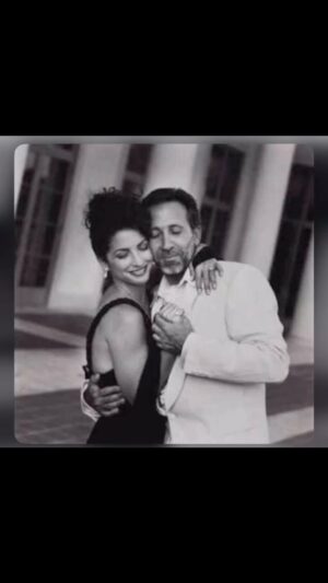 Gloria Estefan Instagram - Happy 47th Valentine’s Day together, mi Bebe, @emilioestefanjr ❤️ 🎶 I love you more today than yesterday…But not as much as tomorrow 🎶 HAPPY VALENTINE’S DAY to all! 🎶 What the world needs now is love sweet love…It’s the only thing that there’s just too little of 🎶 ❤️❤️❤️❤️❤️ “¡Feliz 47º Día de San Valentín juntos, mi Bebé, @emilioestefanjr ❤️ 🎶 Te amo más hoy que ayer… Pero no tanto como mañana 🎶 ¡FELIZ DÍA DE SAN VALENTÍN para todos! 🎶 Lo que el mundo necesita ahora es amor, dulce amor… Es lo único que realmente nos hace falta 🎶 ❤️❤️❤️❤️❤️