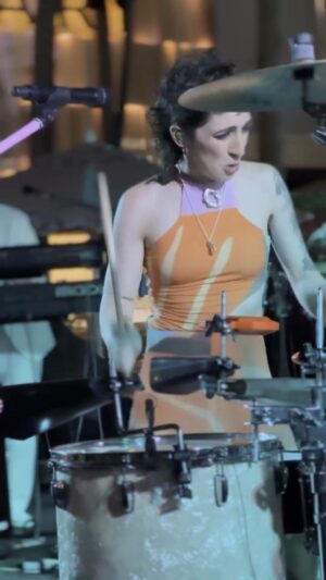 Gloria Estefan Instagram - Pure joy, jaw-dropping talent, a beautiful soul, giving FIRE!! 🔥🔥🔥I’m so incredibly proud of you and not just because I’m your momma! And my heart overflowed when I heard that laugh of pure enjoyment coming from your heart! I love you mucho, mama, @emily_estefan and feel blessed to see you revel in your music and be able to experience so many people inspired and full of happiness cheering, WE WANT MORE!! 👏👏👏✌️😘❤️🎶🌻☀️🥁🪘