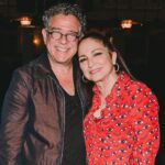 Gloria Estefan Instagram - What an incredible night of talent and music!! The @thetonyawards nominated @hellskitchenbway was amazing!! So happy our creative team of #5NOTES could come together to celebrate and experience the great work of our Director - Michael Greif and a big BRAVO to the cast and crew!! 👏👏👏🎶😘❤️ #michaelgreif ¡Qué noche tan increíble de talento y música! @hellskitchenbway (nominados a los @thetonyawards ) fueron increíbles!! ¡Estoy muy feliz de que nuestro equipo creativo de #5NOTES pudiera reunirse para celebrar el gran trabajo de nuestro Director - Michael Greif y un gran BRAVO para el elenco y el equipo! 👏👏👏🎶😘❤️ 📸 photo credit: @michaelah.jpg
