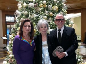 Gloria Estefan Instagram - Amazing night celebrating past and present @kennedycenter honorees at the State Dinner Congratulations to the very much deserving 2023 honorees! Exciting to be the host this year and you can all see the show on @cbstv on #Dec27th