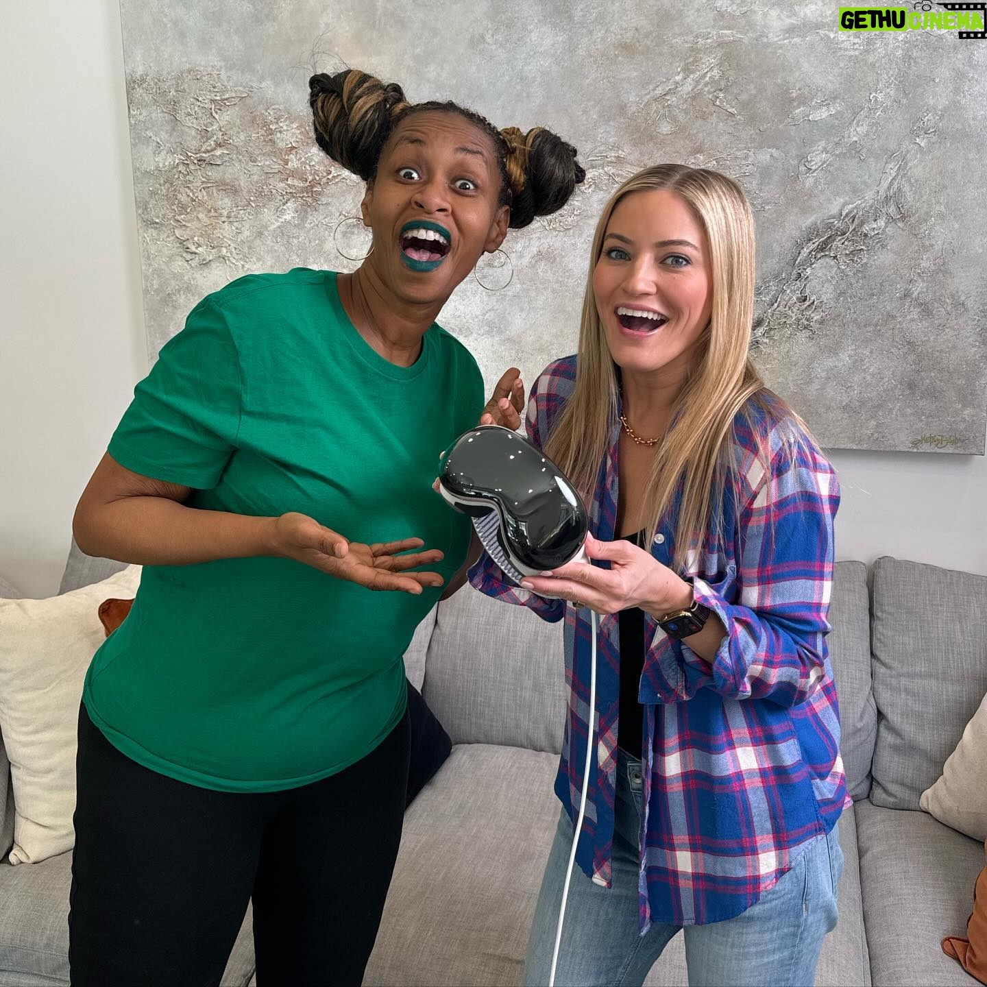 Glozell Green - 3.6K Likes - I had a very fun time creating content with these wonderful people thanks to @rosannapansino 💚 Always fun to see my OG YouTube friends and also make some new ones xoxo
