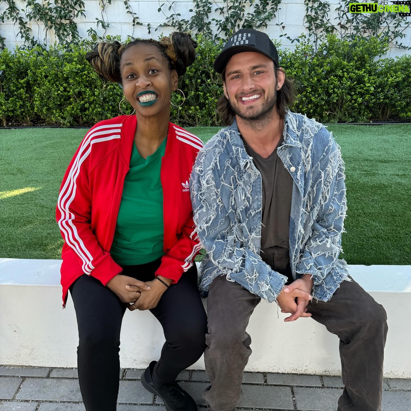 Glozell Green - 3.6K Likes - I had a very fun time creating content with these wonderful people thanks to @rosannapansino 💚 Always fun to see my OG YouTube friends and also make some new ones xoxo