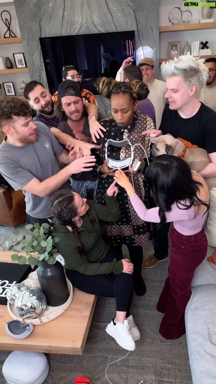 Glozell Green - 15.7K Likes - The trauma when someone wants to TRY your Vision Pro!
I love sharing how cool Vision Pro is.. but I don’t love SHARING SHARING IT 😂 I immediately freak out when someone wants to test it out.. I don’t want strangers faces on my FACE!!!! BUT if they get their own light seal, then we can talk 😜
@rosannapansino @glozell @husky @mollyluwho @bryantwood @goodboy.noah @directedbystro