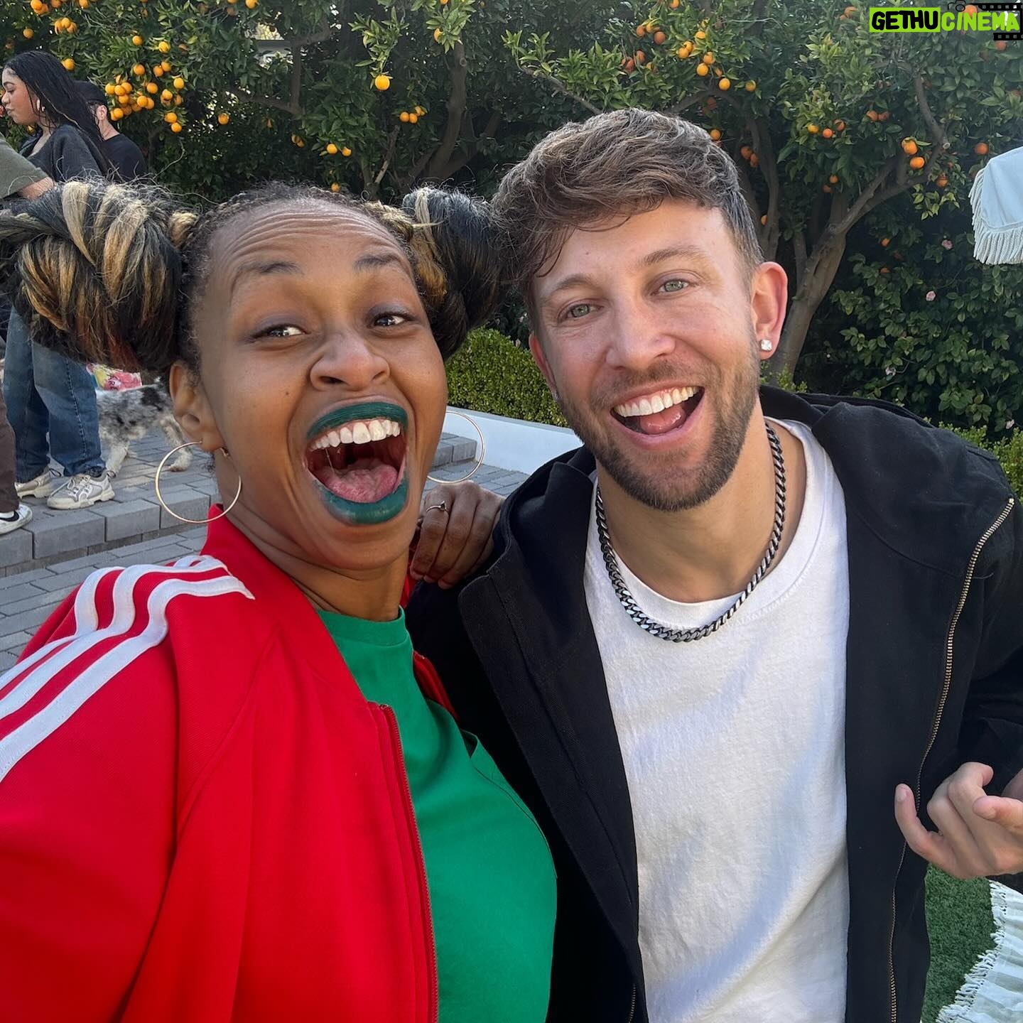 Glozell Green - 3.6K Likes - I had a very fun time creating content with these wonderful people thanks to @rosannapansino 💚 Always fun to see my OG YouTube friends and also make some new ones xoxo