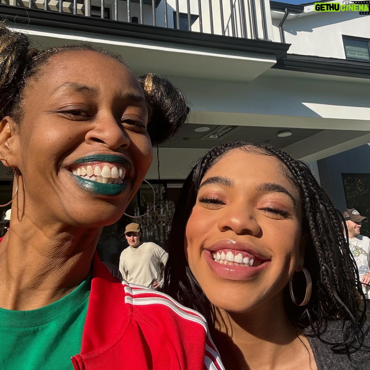 Glozell Green - 3.6K Likes - I had a very fun time creating content with these wonderful people thanks to @rosannapansino 💚 Always fun to see my OG YouTube friends and also make some new ones xoxo