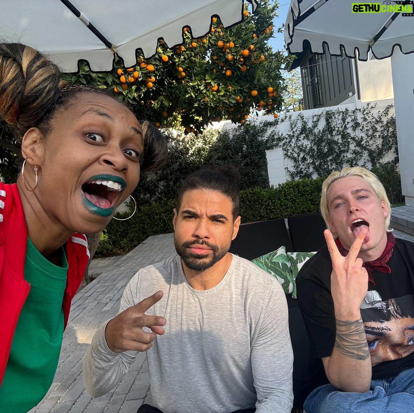 Glozell Green - 3.6K Likes - I had a very fun time creating content with these wonderful people thanks to @rosannapansino 💚 Always fun to see my OG YouTube friends and also make some new ones xoxo