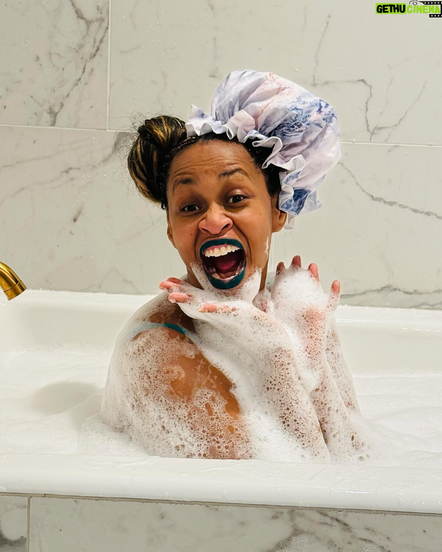 Glozell Green Instagram - Peep my new collaboration “Go With Glo”💚 I will be sharing things with you that I think are a must do. First stop @virginhotelslv 🎰 A suite with a butler? Say less. The food, the spa, the room…treat yourself and go play at #virginlasvegas (video coming soon!) Have you been to Vegas?