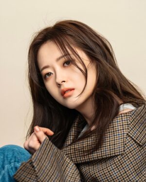 Go Ara Instagram - 𝗣𝗥𝗢𝗙𝗜𝗟𝗘 𝗕-𝗖𝗨𝗧