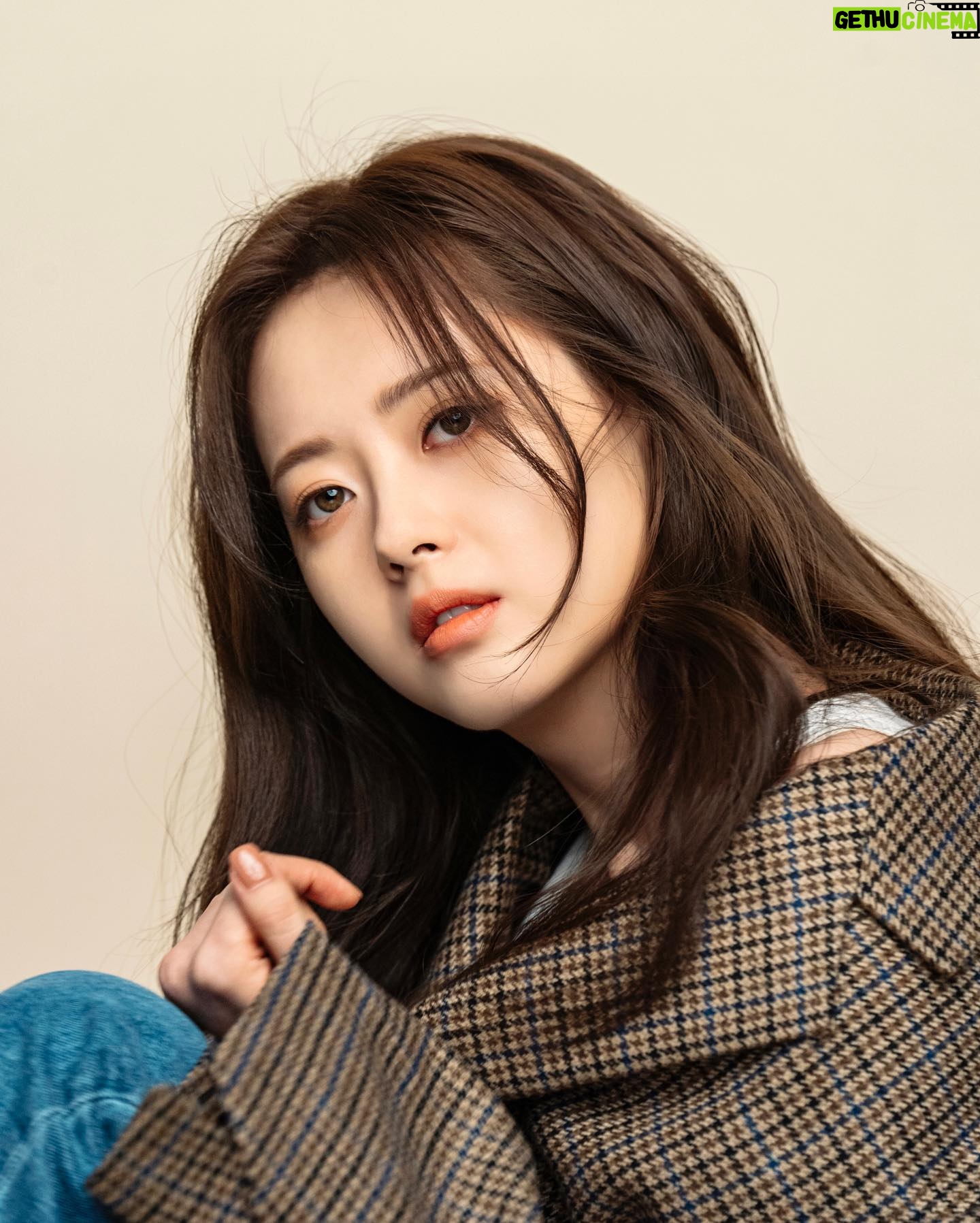 Go Ara - 185K Likes - 𝗣𝗥𝗢𝗙𝗜𝗟𝗘 𝗕-𝗖𝗨𝗧
