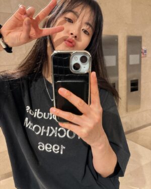 Go Ara Instagram - ☀️