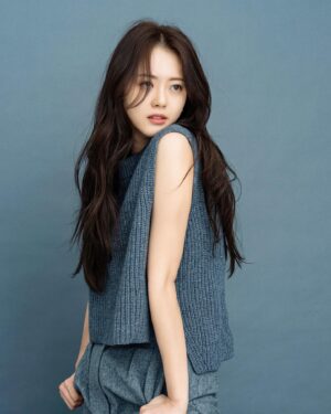 Go Ara Instagram - 𝗣𝗥𝗢𝗙𝗜𝗟𝗘 𝗕-𝗖𝗨𝗧