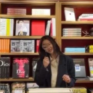 Go Ara Instagram - 📚