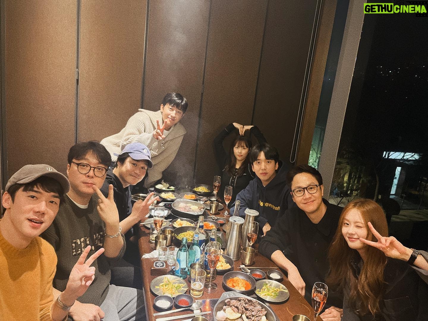 Go Ara - 317.8K Likes - #10주년#응답하라1994#새해#만남#소중 소중 😆💕🥰💗#2023년#1월4일 ♥️💕🙏👍😆💕#응답하라완전체 🤍💕