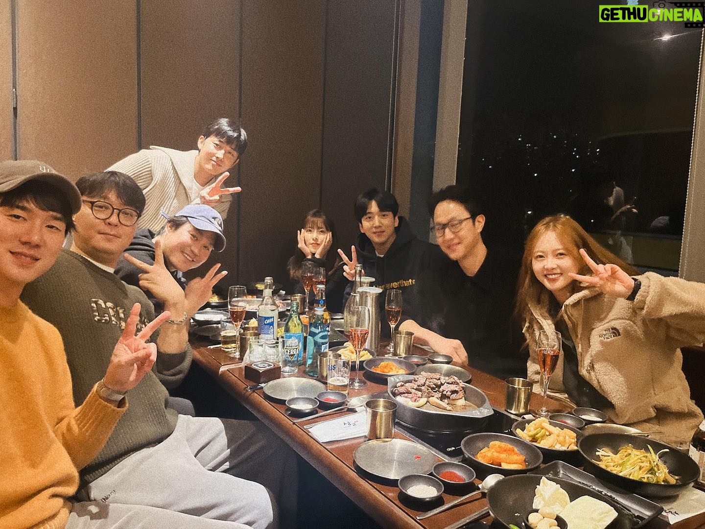 Go Ara - 317.8K Likes - #10주년#응답하라1994#새해#만남#소중 소중 😆💕🥰💗#2023년#1월4일 ♥️💕🙏👍😆💕#응답하라완전체 🤍💕