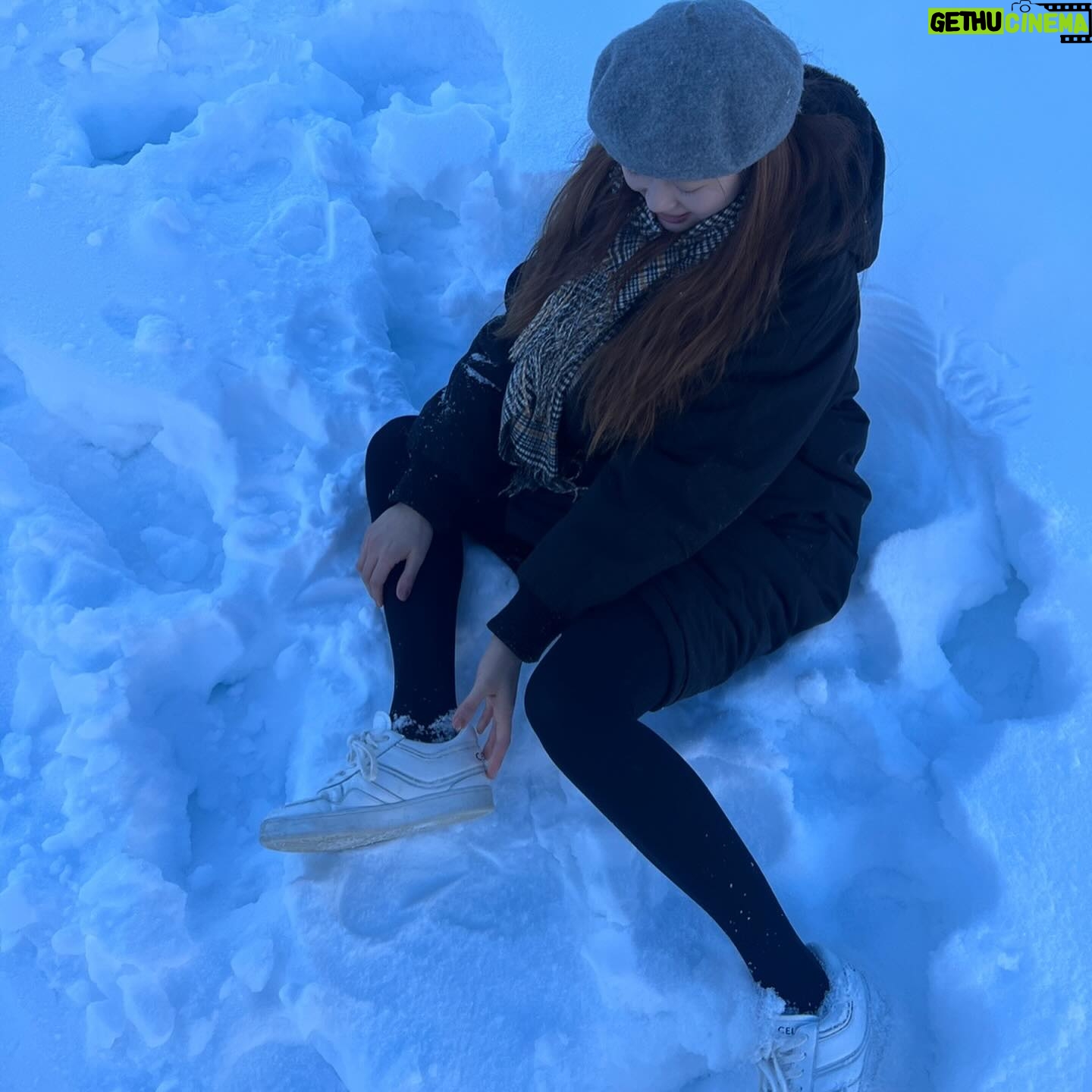 Go Ara - 57.3K Likes - 올해 초 ❄️ KaZakhstan