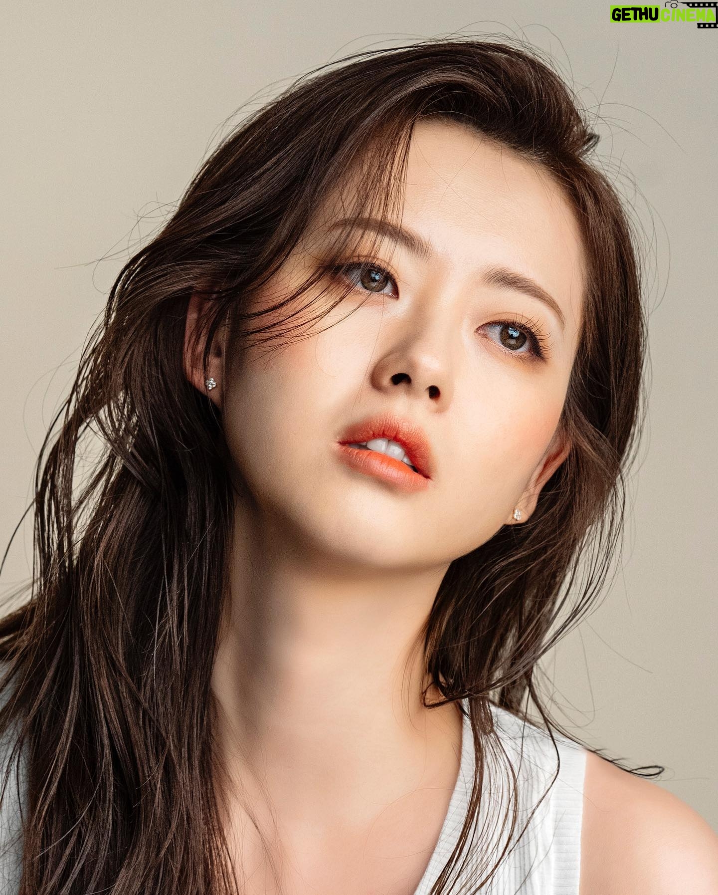 Go Ara - 185K Likes - 𝗣𝗥𝗢𝗙𝗜𝗟𝗘 𝗕-𝗖𝗨𝗧