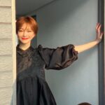 Go Joon-hee Instagram - Who's under me? 🤭 나 한국에서 촬영중이앙 ❣️