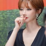 Go Joon-hee Instagram - 예능 첫방 재밌게 보셨나요?😃 제가 바로 ’진실‘ 아닌 ‘설정’ 이었습니다 헤헤 😂😂😂😂😂 인간 고준희를 궁금해 하는 분들에게 저도 모르는 저의 다양한 모습을 보여줄 수 있는 기회가 될 것 같아서 참여 했는데 조금 더 열심히 챌린지를 해내야 했었는데 아쉽네요 😂 정말 재밌는 도전이었고 스튜디오 패널 분들 덕분에 저도 몰랐던 또 다른 저를 발견 했네요 😻 이를 계기로 올해는 제 모습을 여러분에게 진솔하게 보여드리는 기회를 자주 가지려 해요! 극 ‘I’형 인간이지만 여러분과 소통 하기 위해 용기내 볼게요! 재밌게 봐주셨다면 감사해요 🙆‍♀️ 굿나잇😄