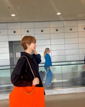 Go Joon-hee Instagram - 중국판 “그녀는 예뻤다” ‘혜진’역을 맡았던 
❤️중국스타 Dilireba 공항에서 만났다
🤭🤭🤭

Dilireba 안녕?
나는 한국판 ”그녀는 예뻤다“ ‘ 민하리‘야 😋😋😋