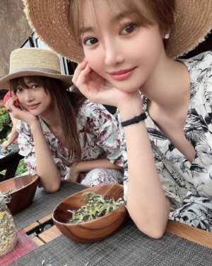 Go Joon-hee Instagram - 💖 내사랑 @youn1029 찍어준 ❤️ .
.
🦋 처음 가봤던 홋카이도 🦋 🤭