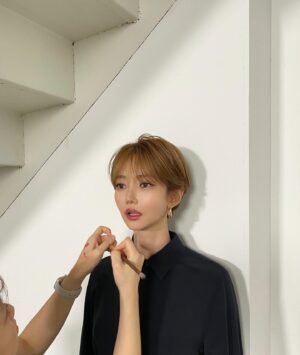 Go Joon-hee Instagram - 나는 덥지 않다. 나에게만 오늘 가을이었네 🍁🍁🍁