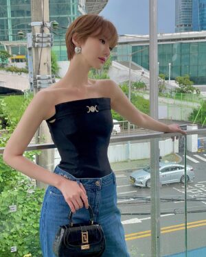 Go Joon-hee Instagram - 👯🙂👯